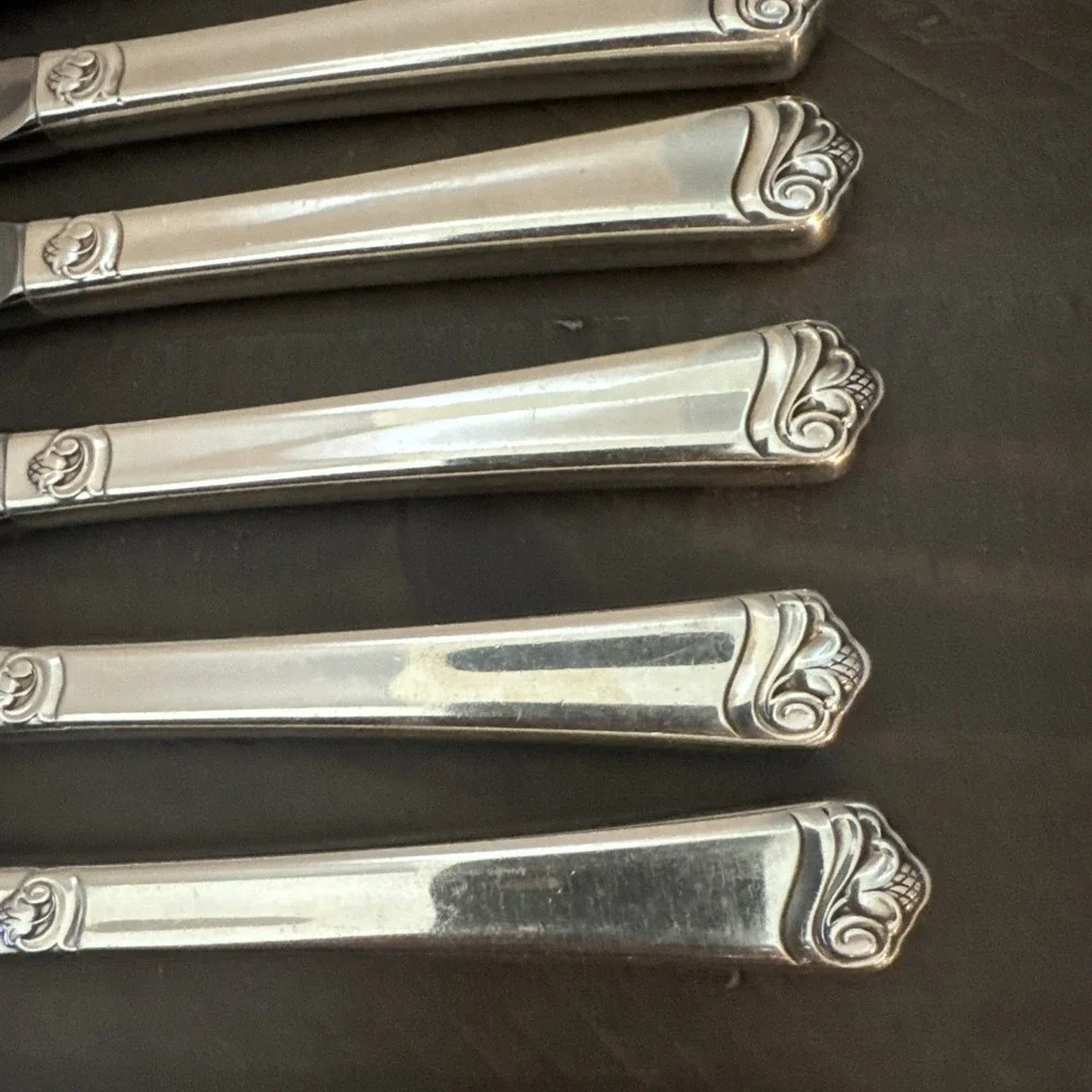Holmes Edwards Bright Future IS Deep Silver Modern Hollow Dinner Knives 1954 -8